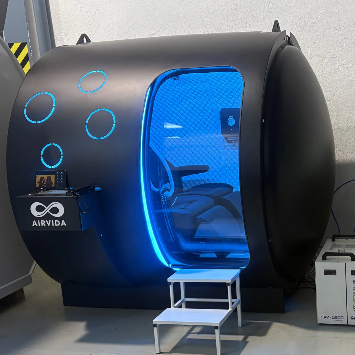 Airvida 2–6 Person Phoenix Multiplace Hyperbaric Chamber (1.0–2.0 ATA) – ASME / PVHO-1 Certified