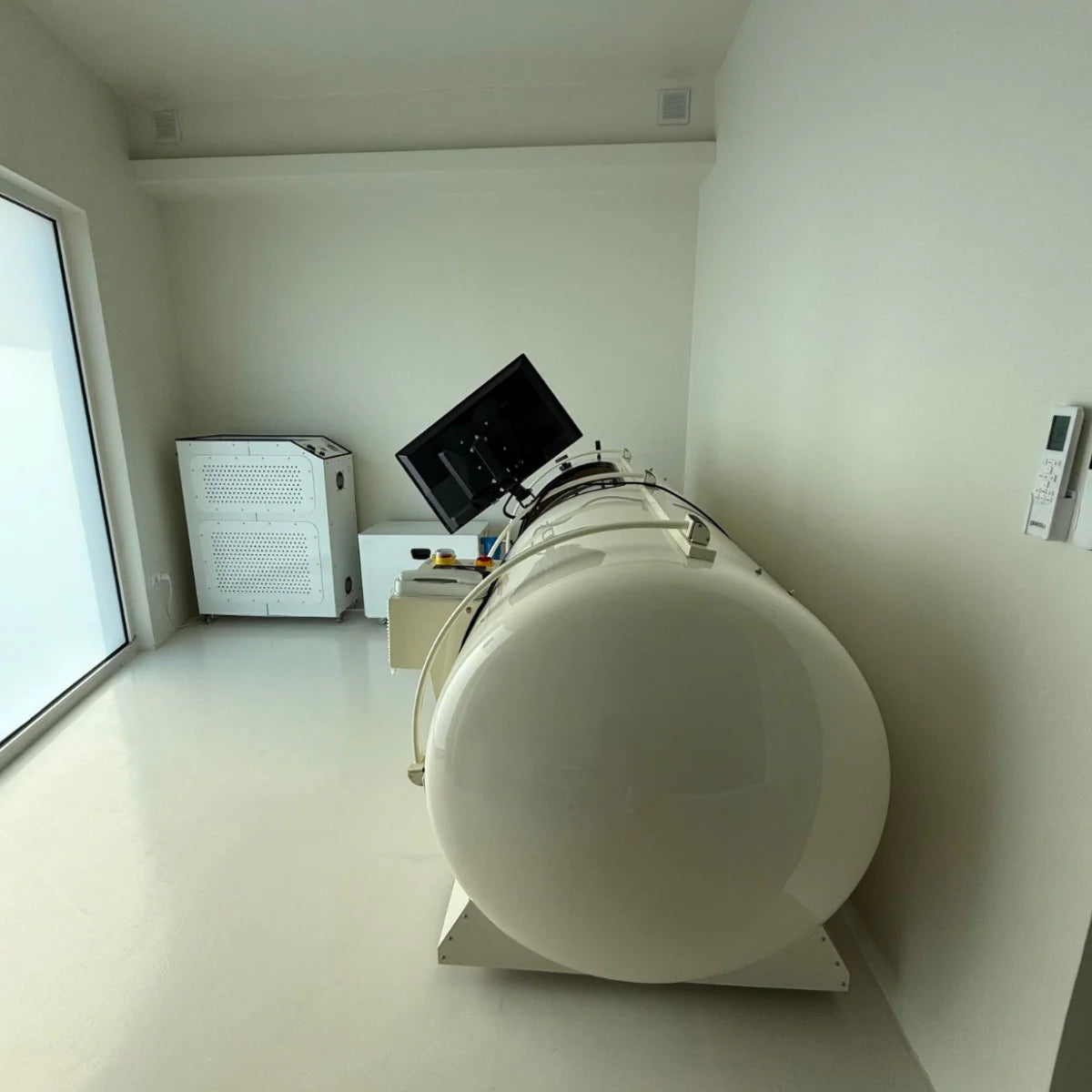 Airvida Alpha 90 Hyperbaric Oxygen Chamber