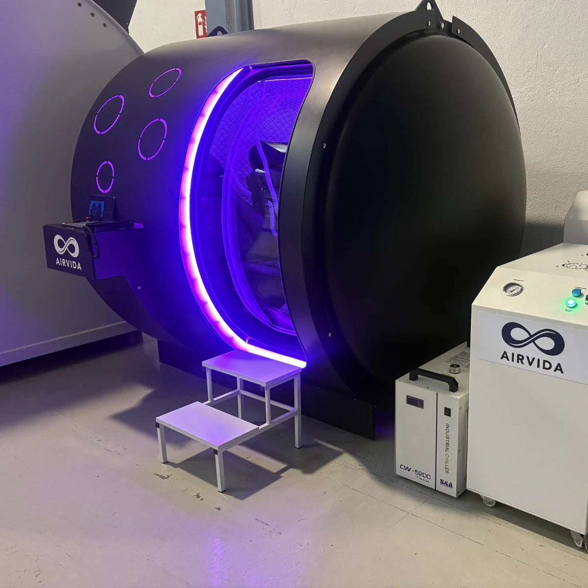 Airvida 2–6 Person Phoenix Multiplace Hyperbaric Chamber (1.0–2.0 ATA) – ASME / PVHO-1 Certified